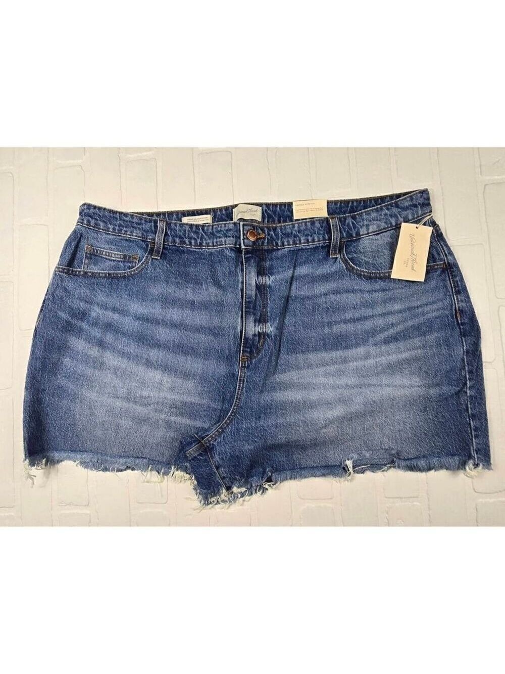 Universal Thread Highest Rise Shorties Cutoff Size 26